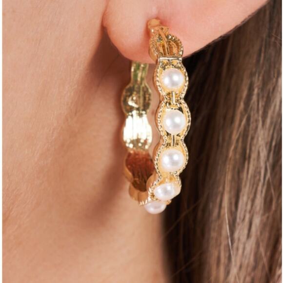 Elegant Gold Pearl Scalloped Hoop Earrings - Picture 7 of 12